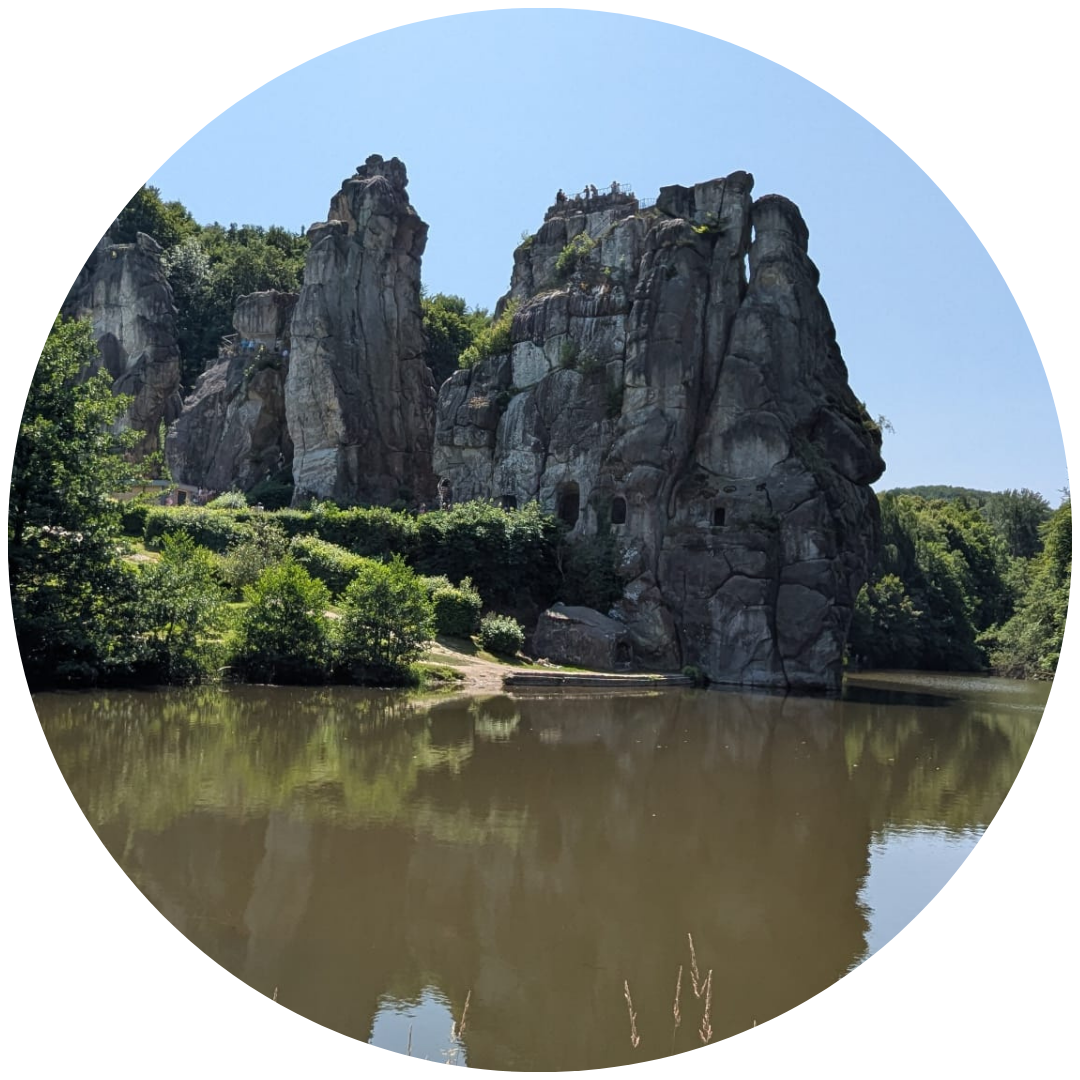 Externsteine 1080×1080